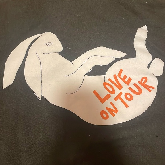HARRY STYLES Bunny Love on Tour Sweatshirt - Picture 1 of 3
